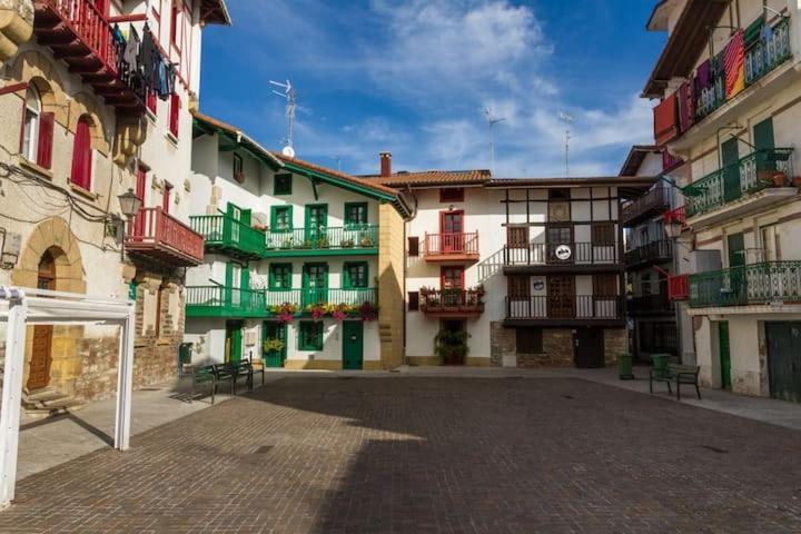La Marina Amplio Apartamento En Pleno Centro De Хондаррибиа Экстерьер фото